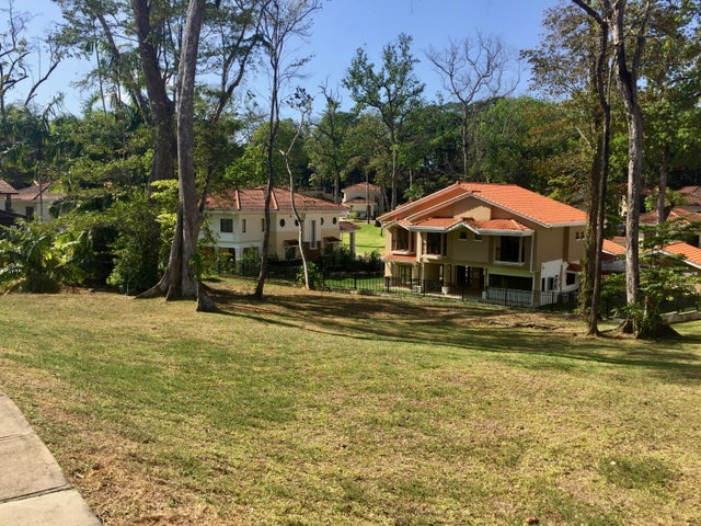 Premium Lot in Clayton